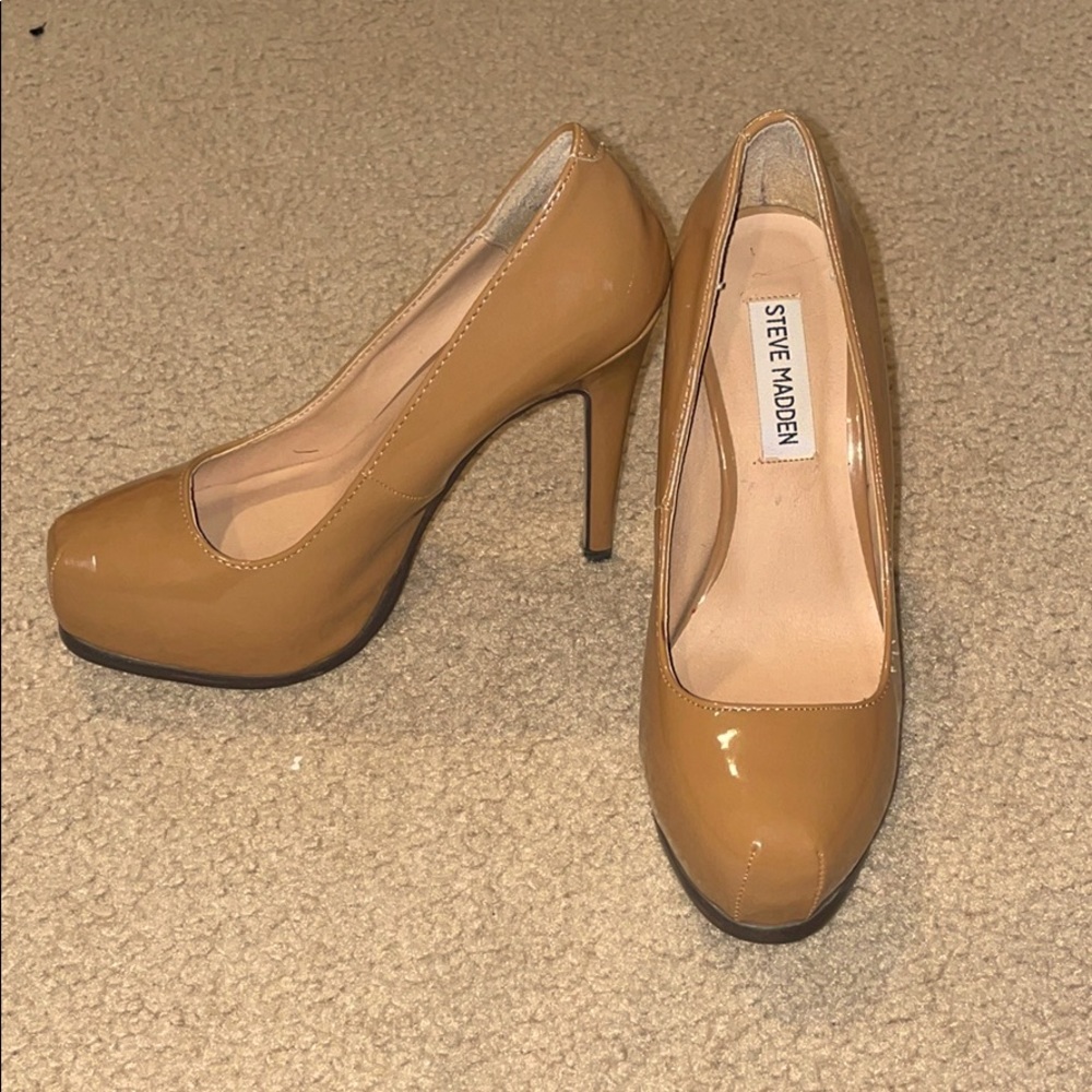 Steve Madden Tan Heels - Size 6